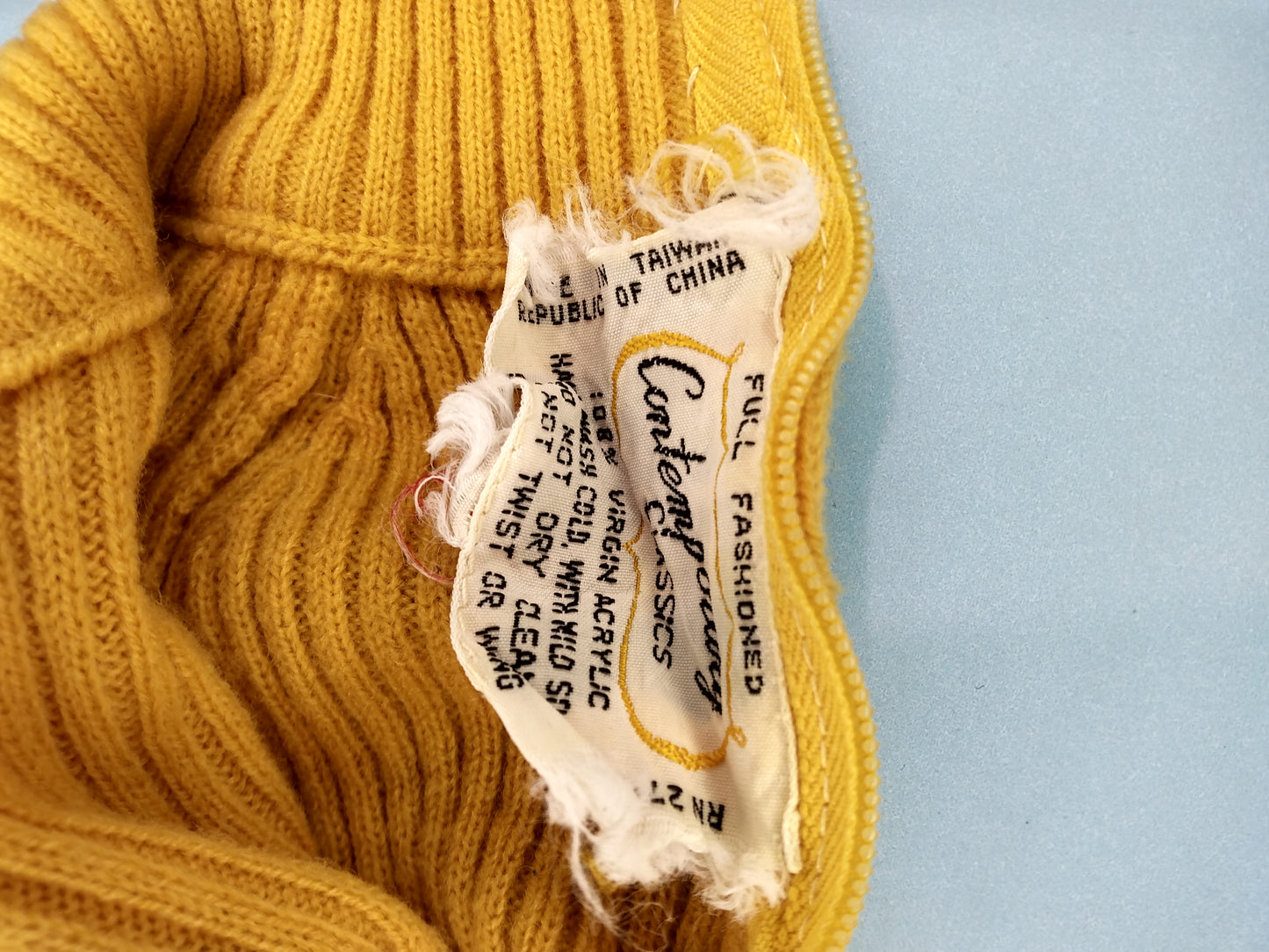 Vintage zip up mock neck sweater