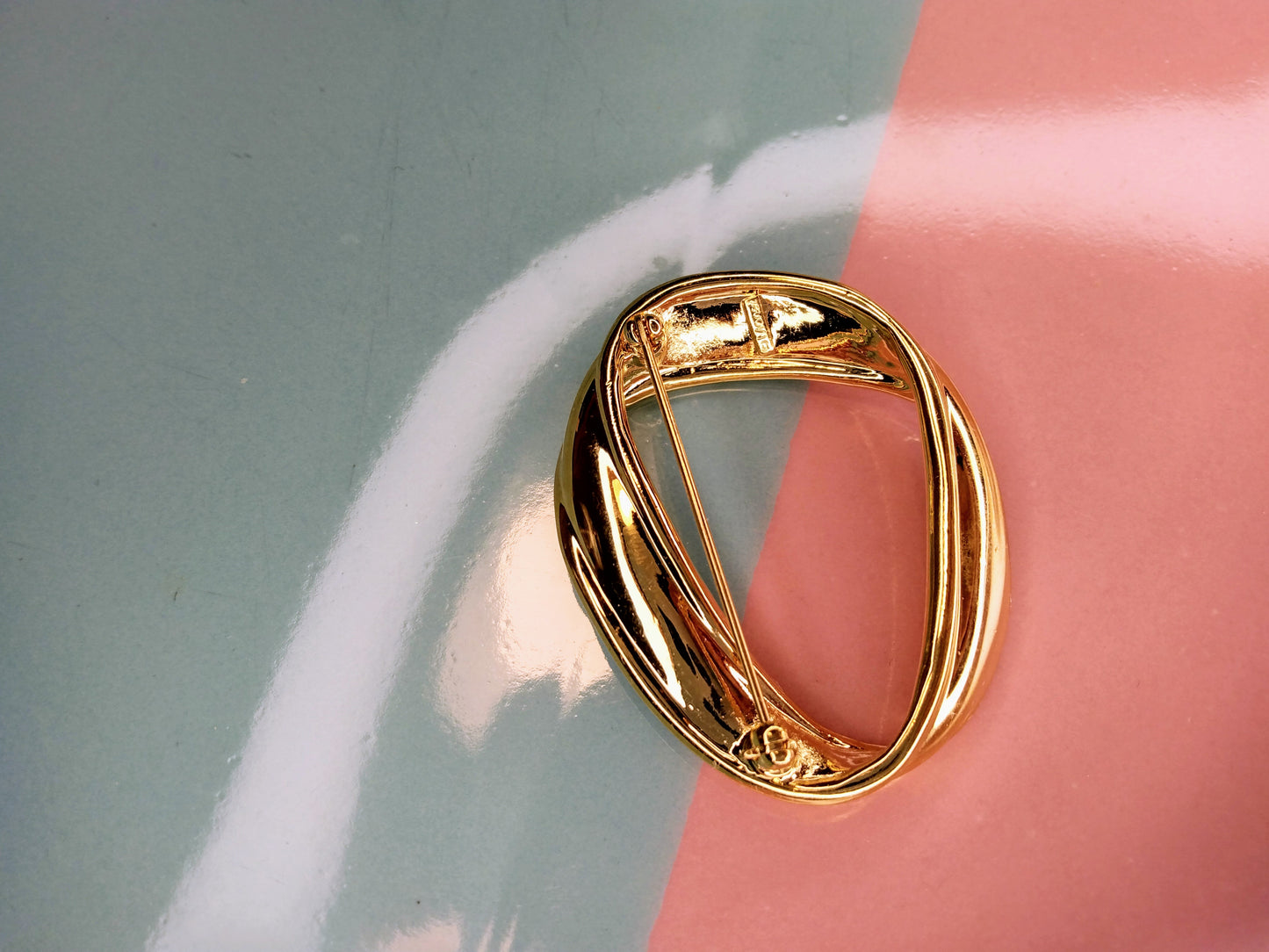 Vintage Monet circle brooch