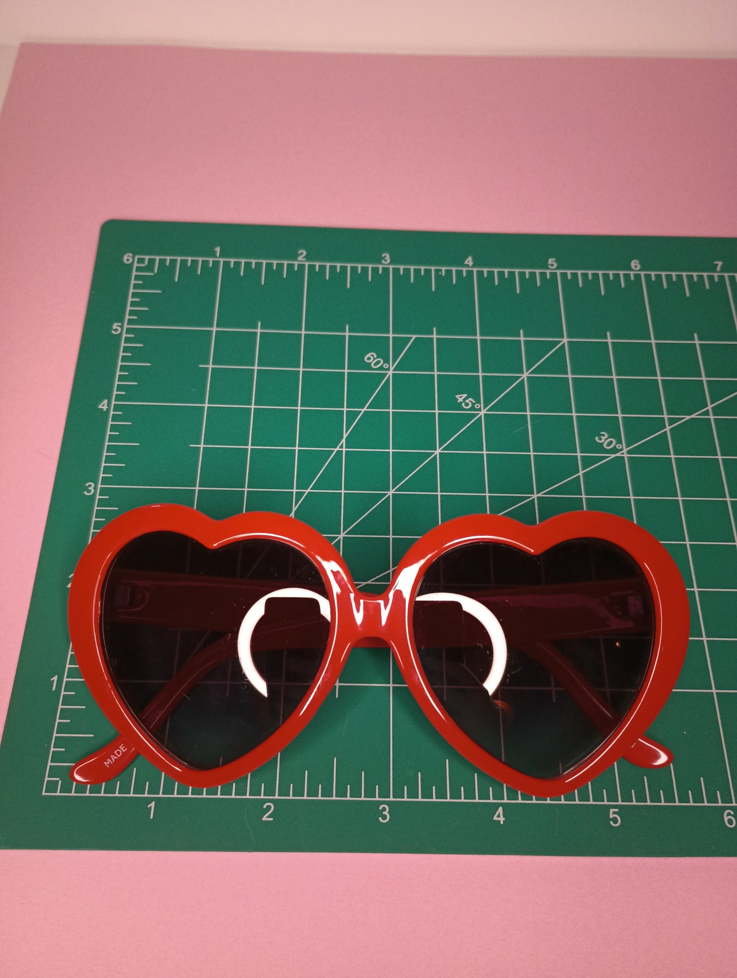 MODERN red heart shaped sunglasses *FREE SHIPPING