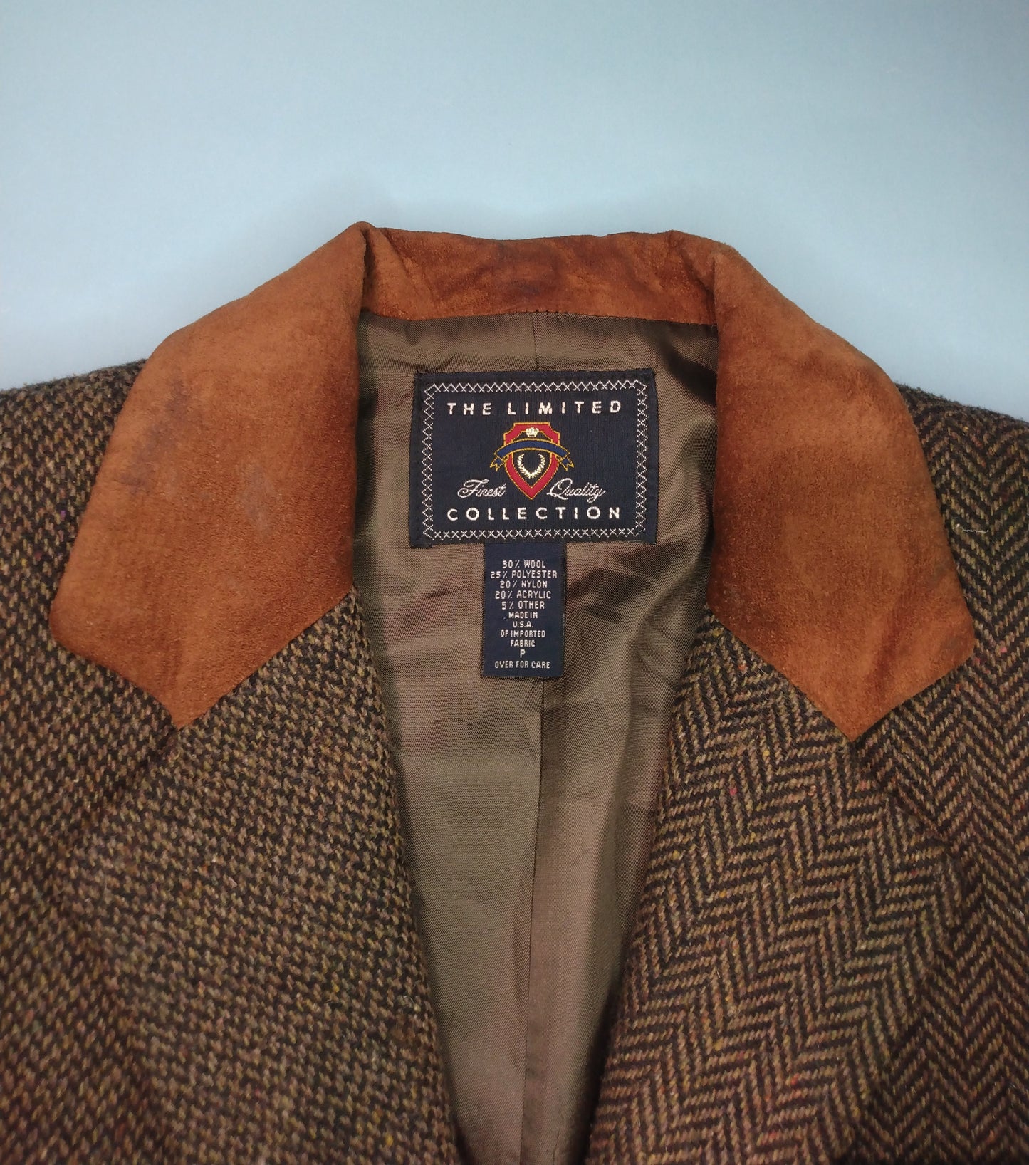 Vintage brown tweed blazer suede collar and pocket details.