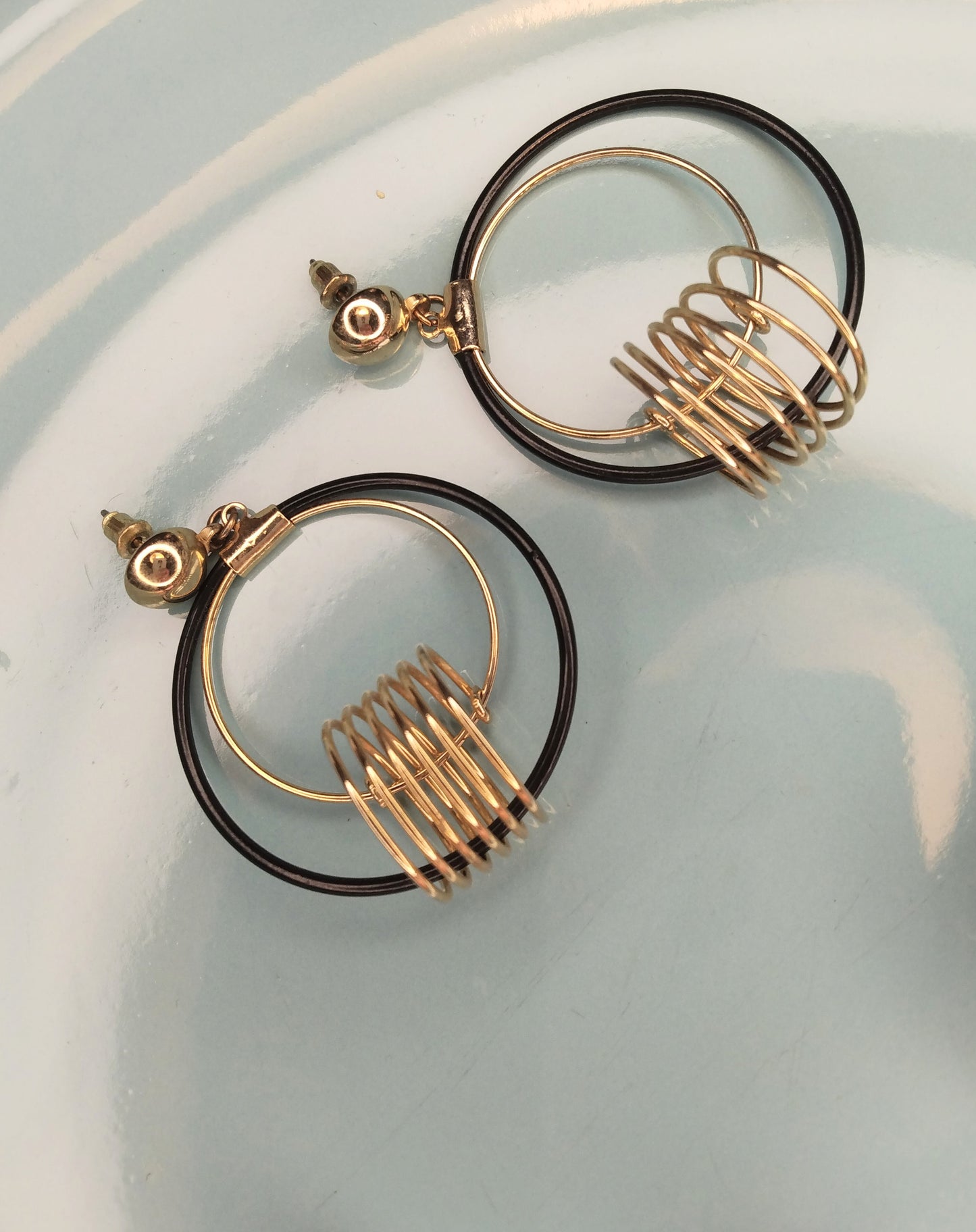 Vintage gold tone and black hoop stud earrings