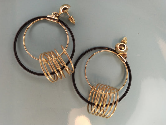 Vintage gold tone and black hoop stud earrings