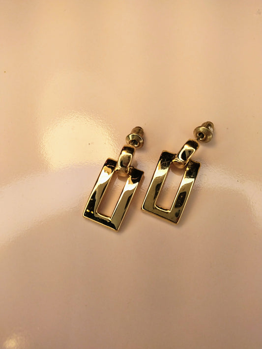 Vintage gold tone drop earrings