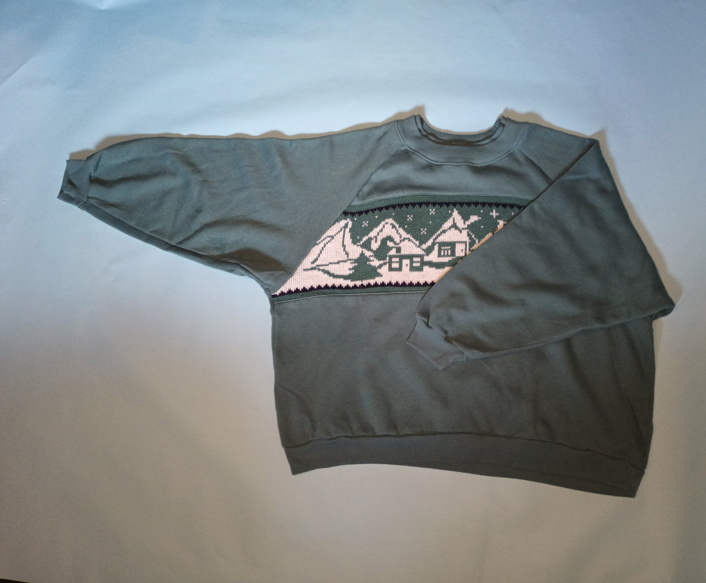 Vintage crewneck with winter scene