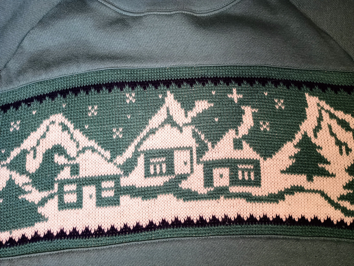 Vintage crewneck with winter scene