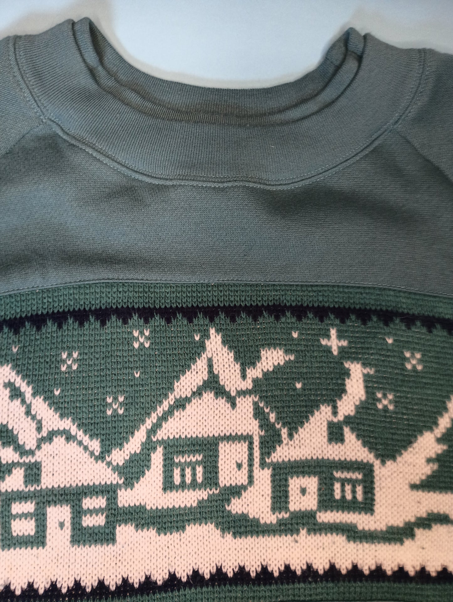 Vintage crewneck with winter scene