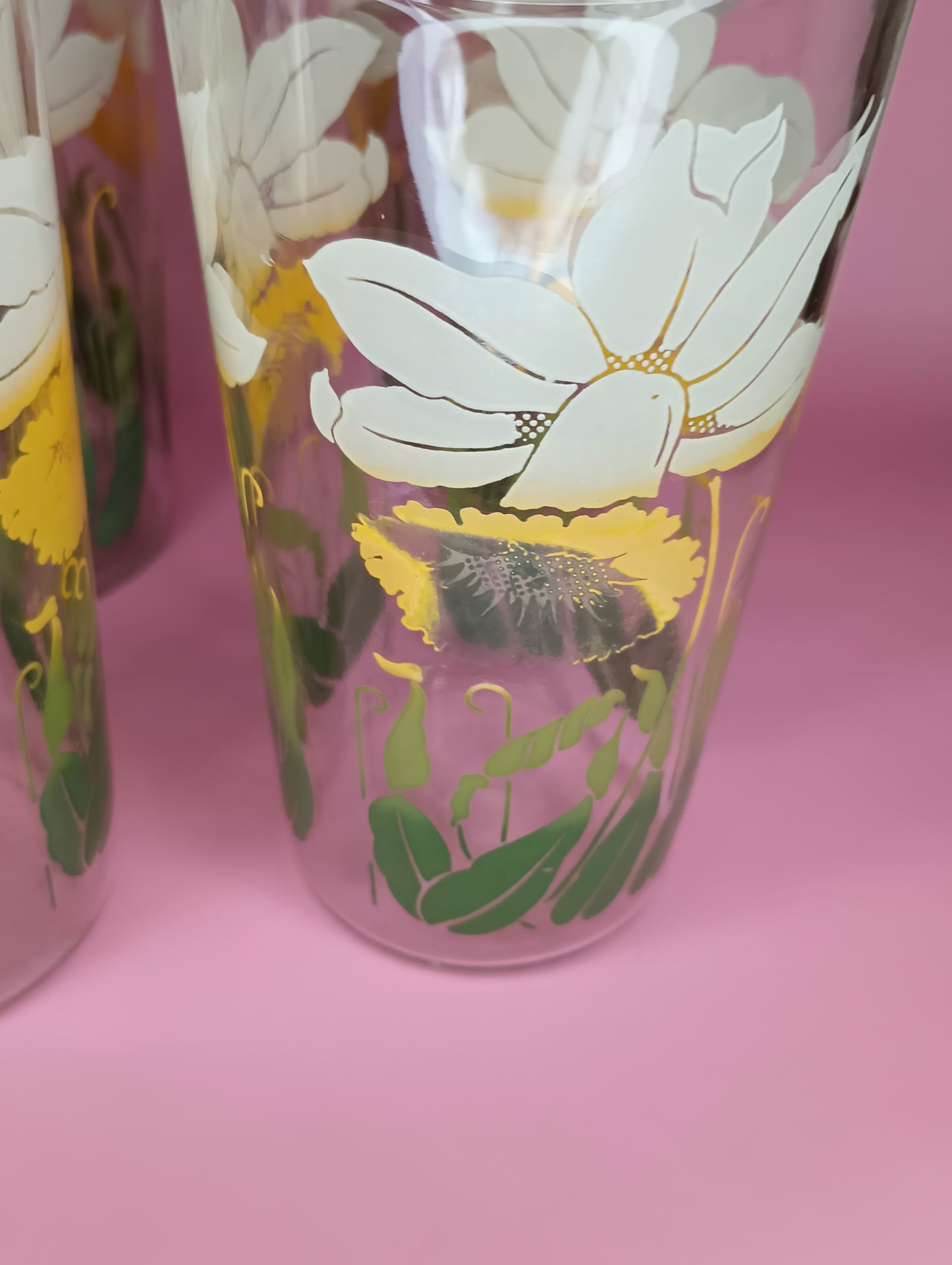 Set of 4 vintage daffodil glasses